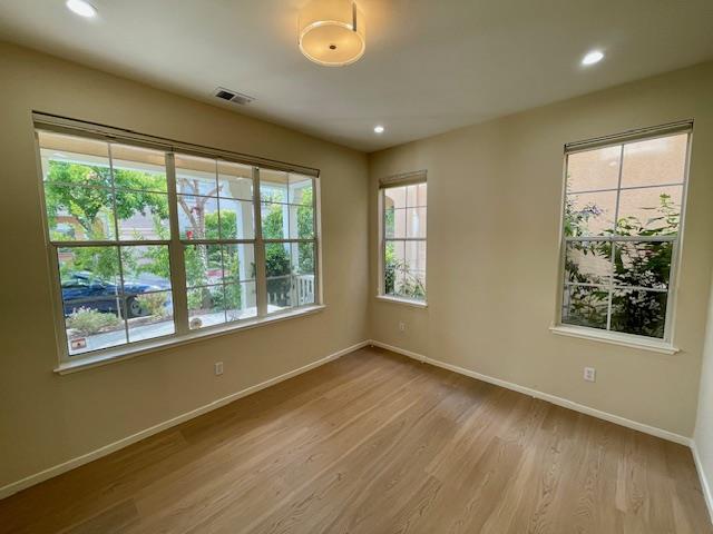 Detail Gallery Image 10 of 36 For 112 Concord Cir, Mountain View,  CA 94040 - 3 Beds | 3 Baths