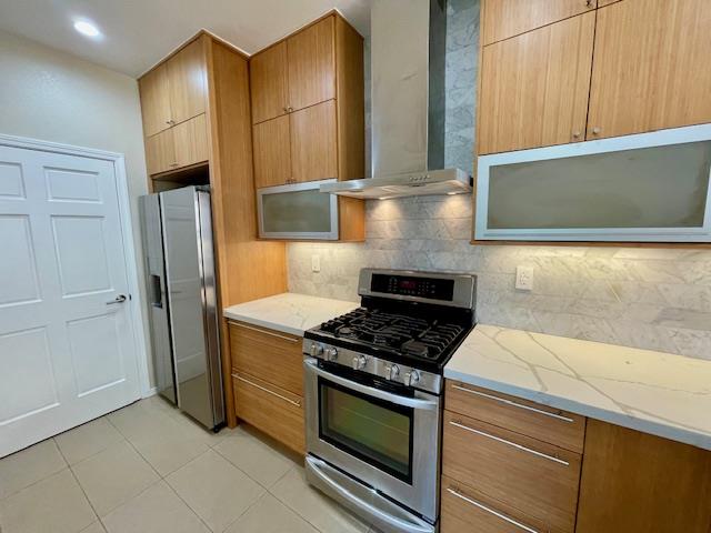 Detail Gallery Image 18 of 36 For 112 Concord Cir, Mountain View,  CA 94040 - 3 Beds | 3 Baths