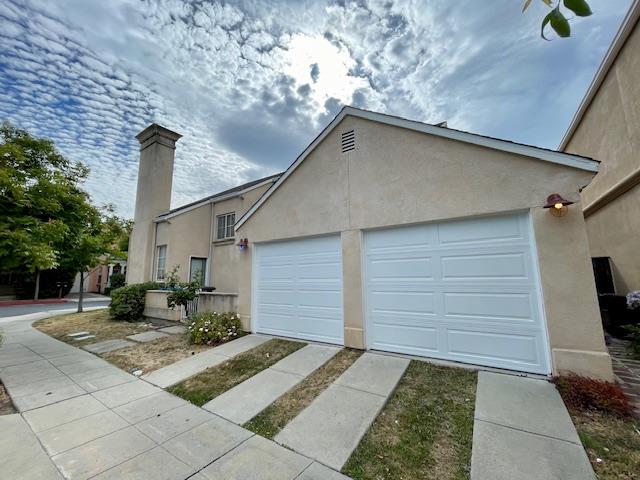 Detail Gallery Image 3 of 36 For 112 Concord Cir, Mountain View,  CA 94040 - 3 Beds | 3 Baths