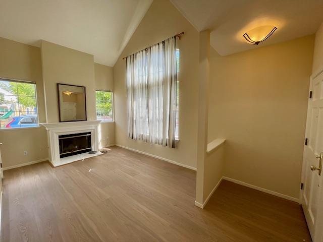 Detail Gallery Image 5 of 36 For 112 Concord Cir, Mountain View,  CA 94040 - 3 Beds | 3 Baths