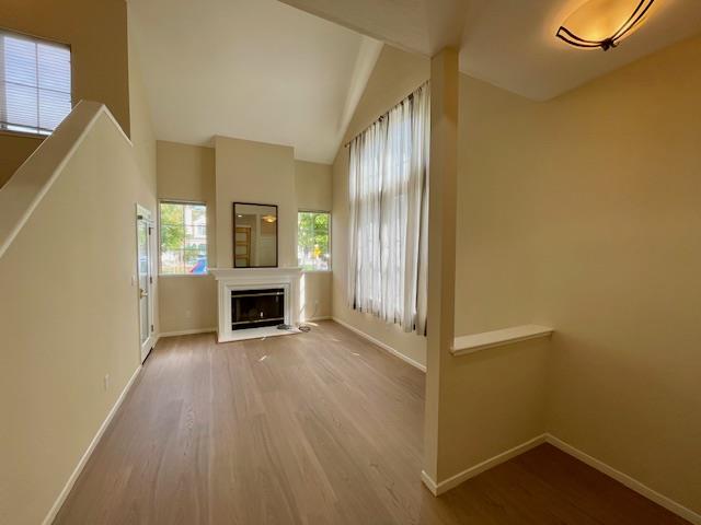 Detail Gallery Image 7 of 36 For 112 Concord Cir, Mountain View,  CA 94040 - 3 Beds | 3 Baths