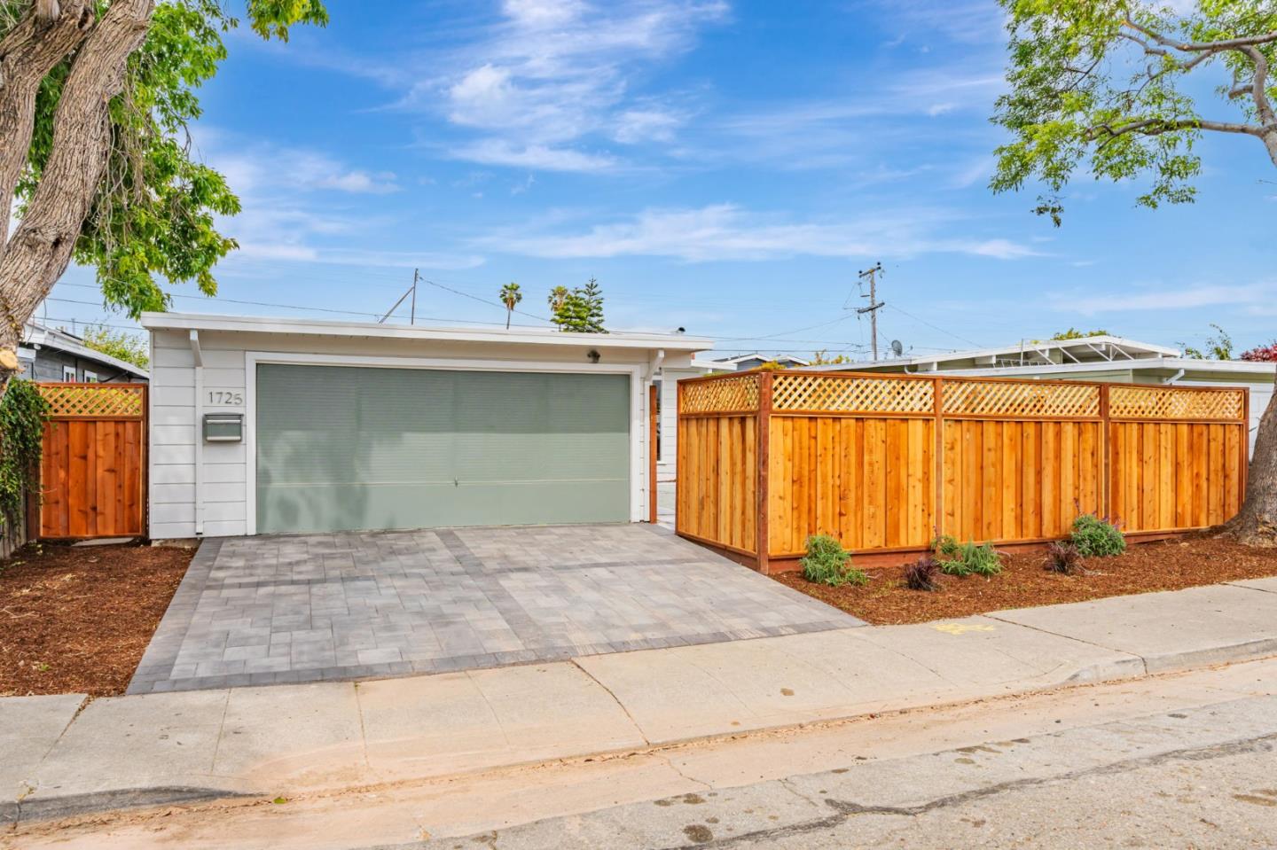 Detail Gallery Image 2 of 32 For 1725 Pierce St, San Mateo,  CA 94403 - 3 Beds | 1/1 Baths
