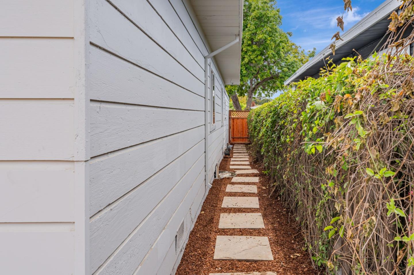 Detail Gallery Image 31 of 32 For 1725 Pierce St, San Mateo,  CA 94403 - 3 Beds | 1/1 Baths