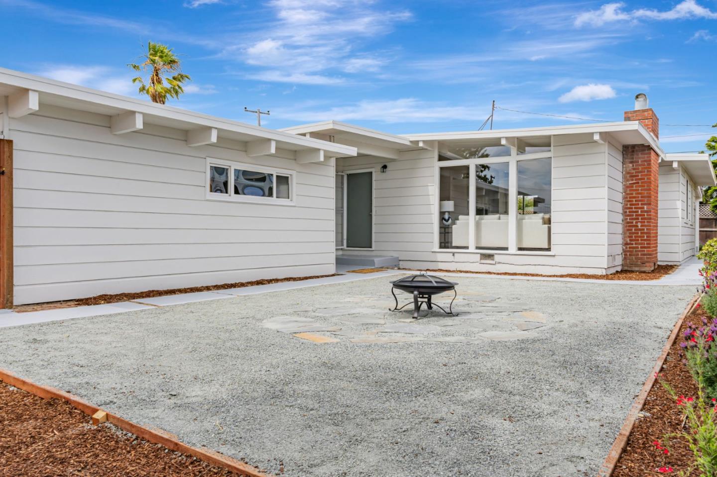 Detail Gallery Image 4 of 32 For 1725 Pierce St, San Mateo,  CA 94403 - 3 Beds | 1/1 Baths