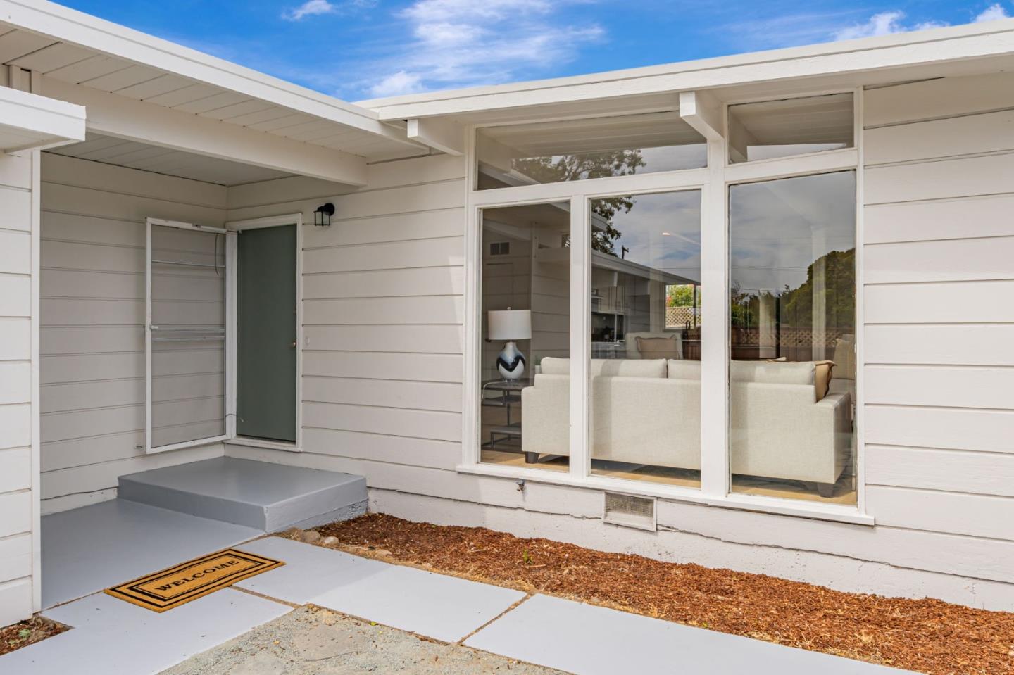 Detail Gallery Image 6 of 32 For 1725 Pierce St, San Mateo,  CA 94403 - 3 Beds | 1/1 Baths