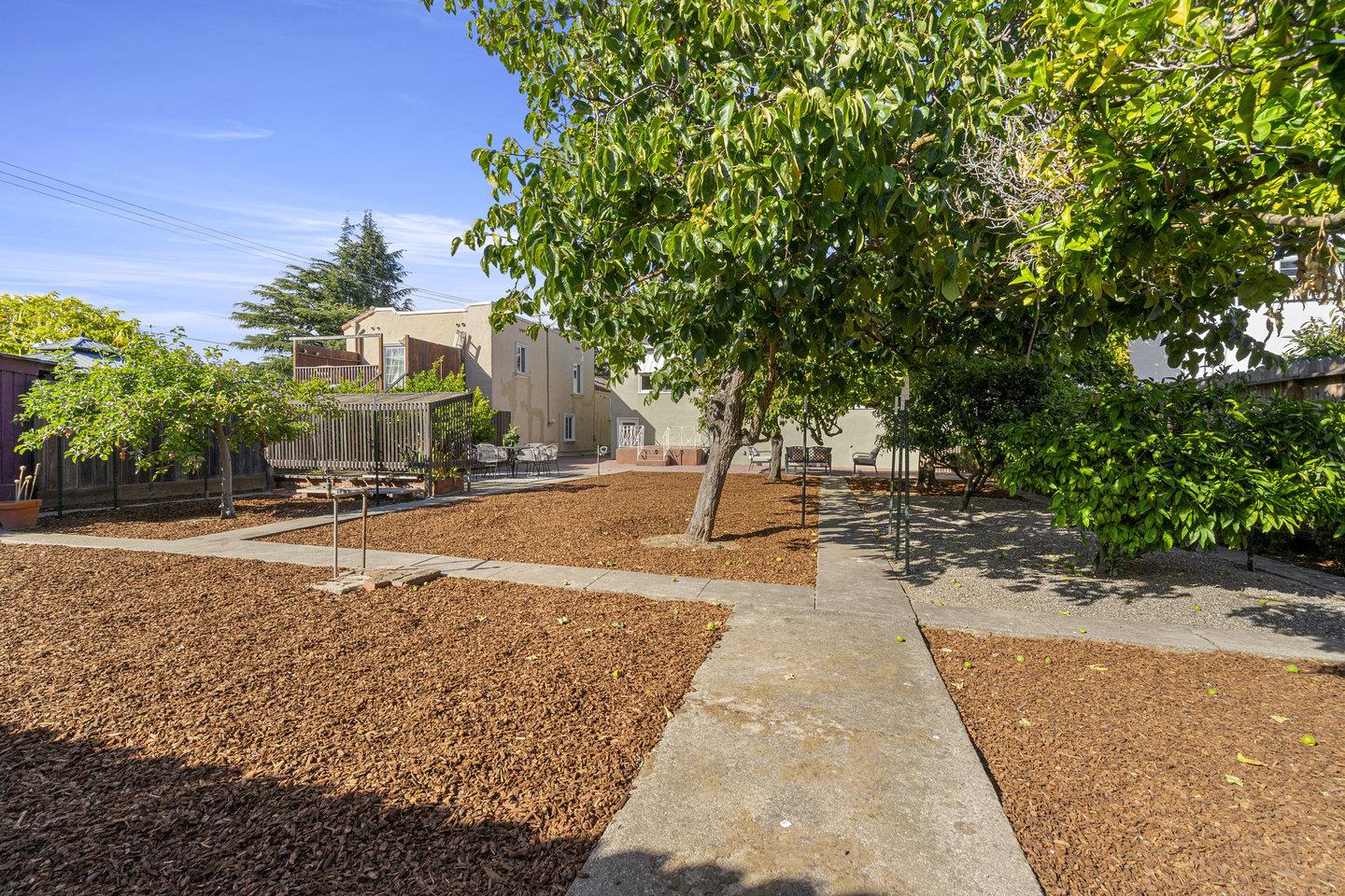 Detail Gallery Image 4 of 28 For 706 S Humboldt St, San Mateo,  CA 94402 - 3 Beds | 1/1 Baths