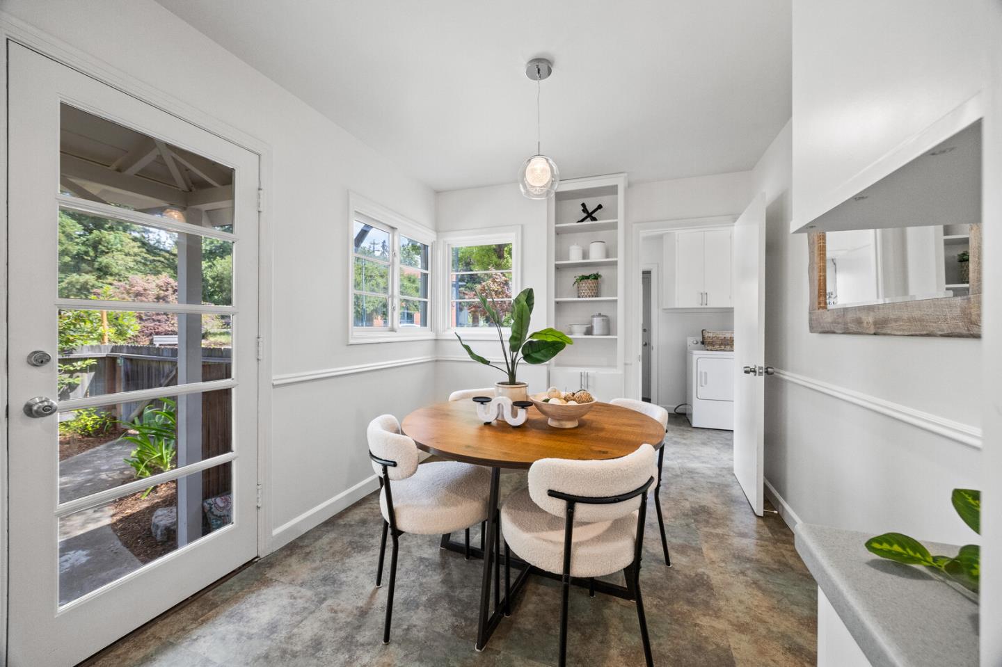 Detail Gallery Image 11 of 40 For 1711 Guinda St, Palo Alto,  CA 94303 - 3 Beds | 2/1 Baths