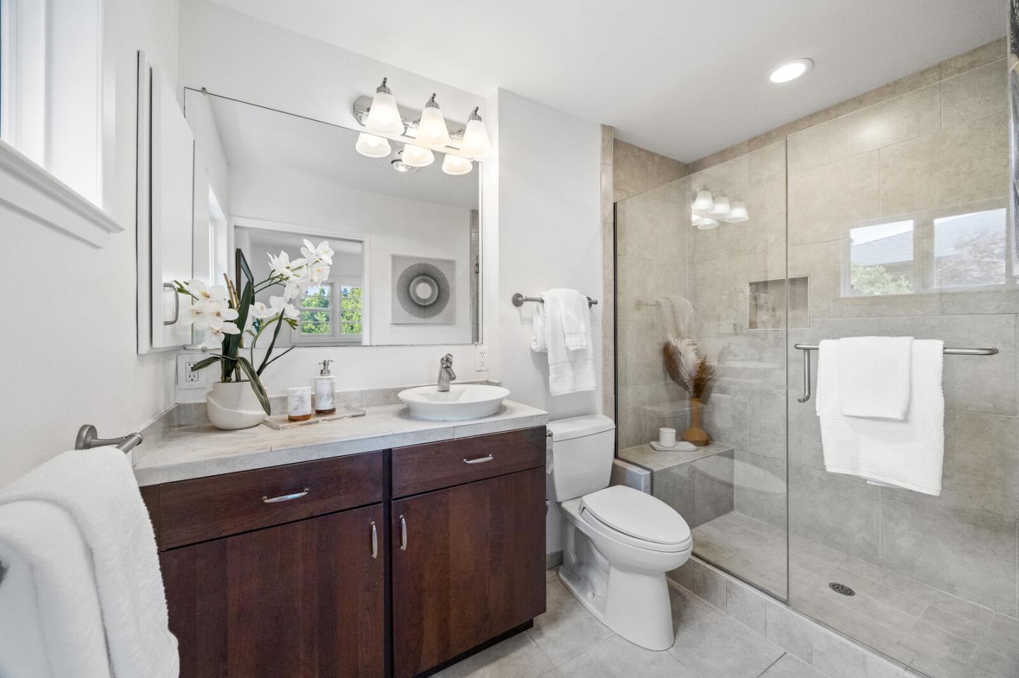 Detail Gallery Image 17 of 40 For 1711 Guinda St, Palo Alto,  CA 94303 - 3 Beds | 2/1 Baths