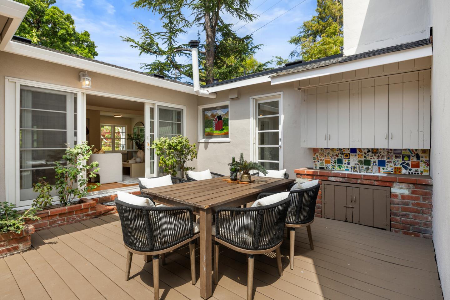 Detail Gallery Image 25 of 40 For 1711 Guinda St, Palo Alto,  CA 94303 - 3 Beds | 2/1 Baths