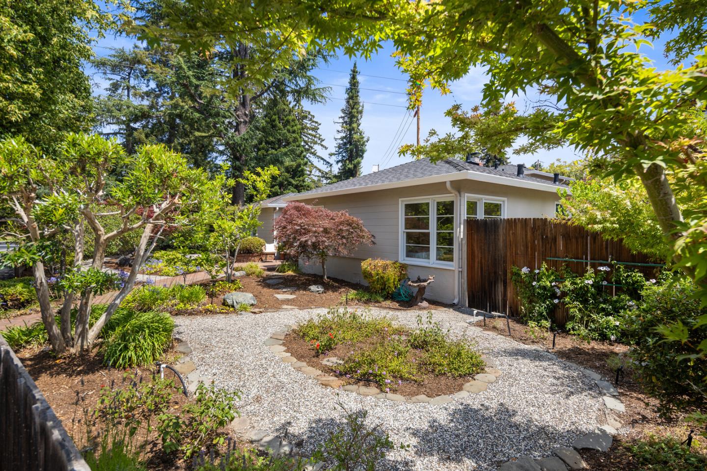 Detail Gallery Image 33 of 40 For 1711 Guinda St, Palo Alto,  CA 94303 - 3 Beds | 2/1 Baths