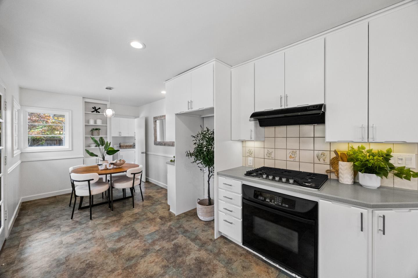 Detail Gallery Image 7 of 40 For 1711 Guinda St, Palo Alto,  CA 94303 - 3 Beds | 2/1 Baths
