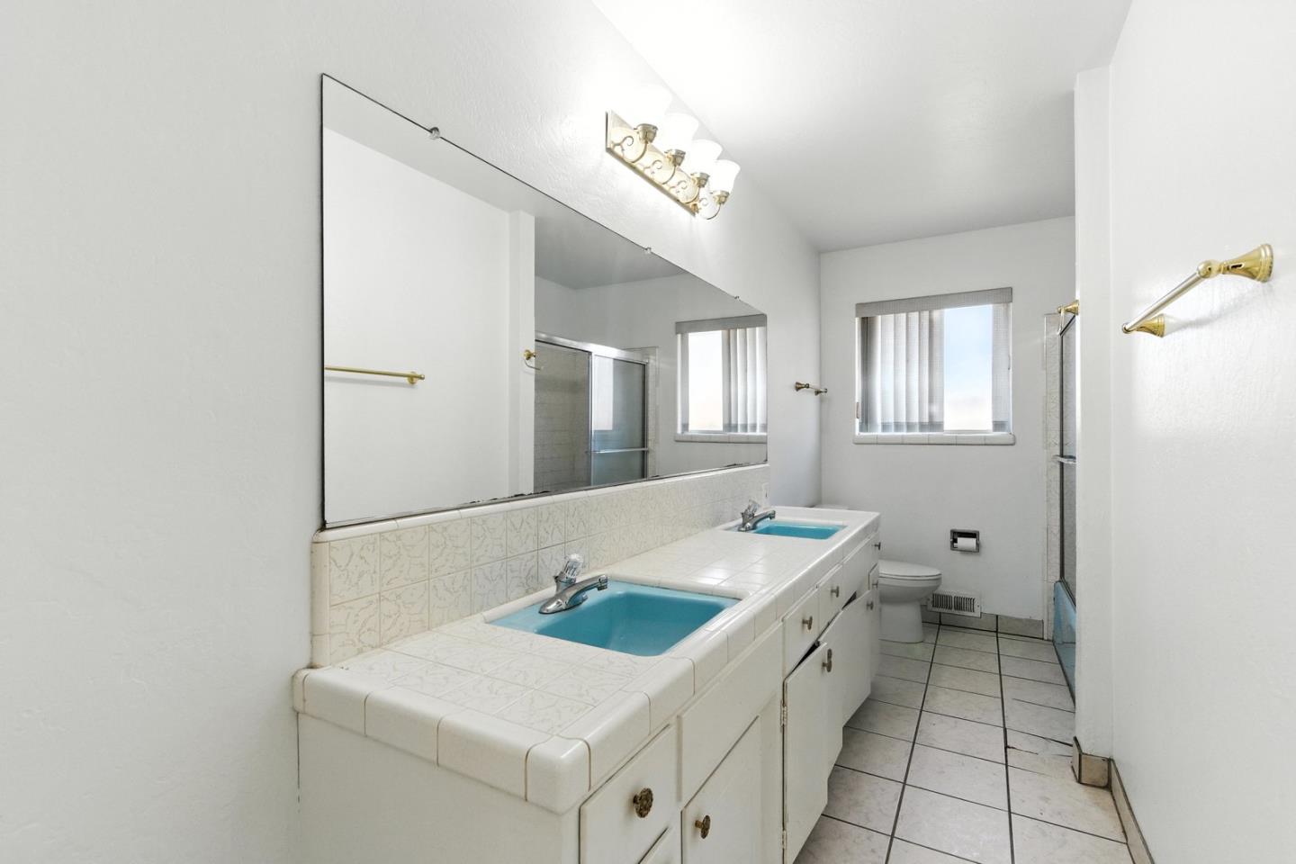 Detail Gallery Image 11 of 21 For 790 Gary St, Gilroy,  CA 95020 - 4 Beds | 2 Baths