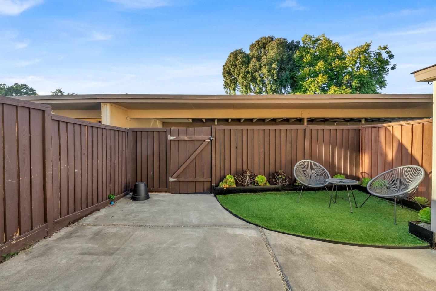 27459 Ponderosa Court, Hayward, California 94545, 2 Bedrooms Bedrooms, ,1 BathroomBathrooms,Residential,For Sale,27459 Ponderosa Court,ML82015749