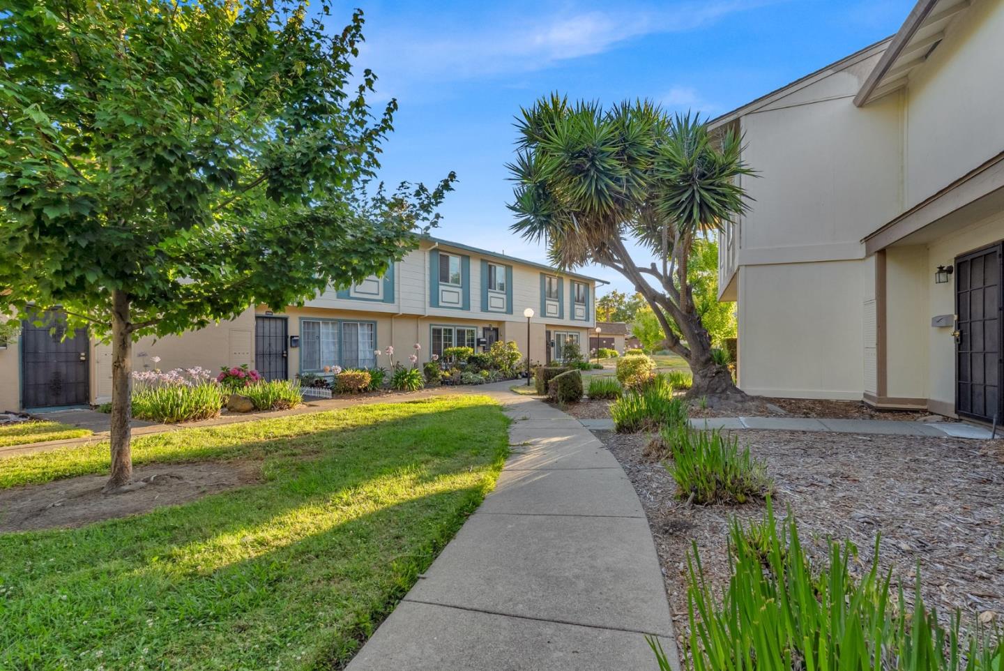 27459 Ponderosa Court, Hayward, California 94545, 2 Bedrooms Bedrooms, ,1 BathroomBathrooms,Residential,For Sale,27459 Ponderosa Court,ML82015749