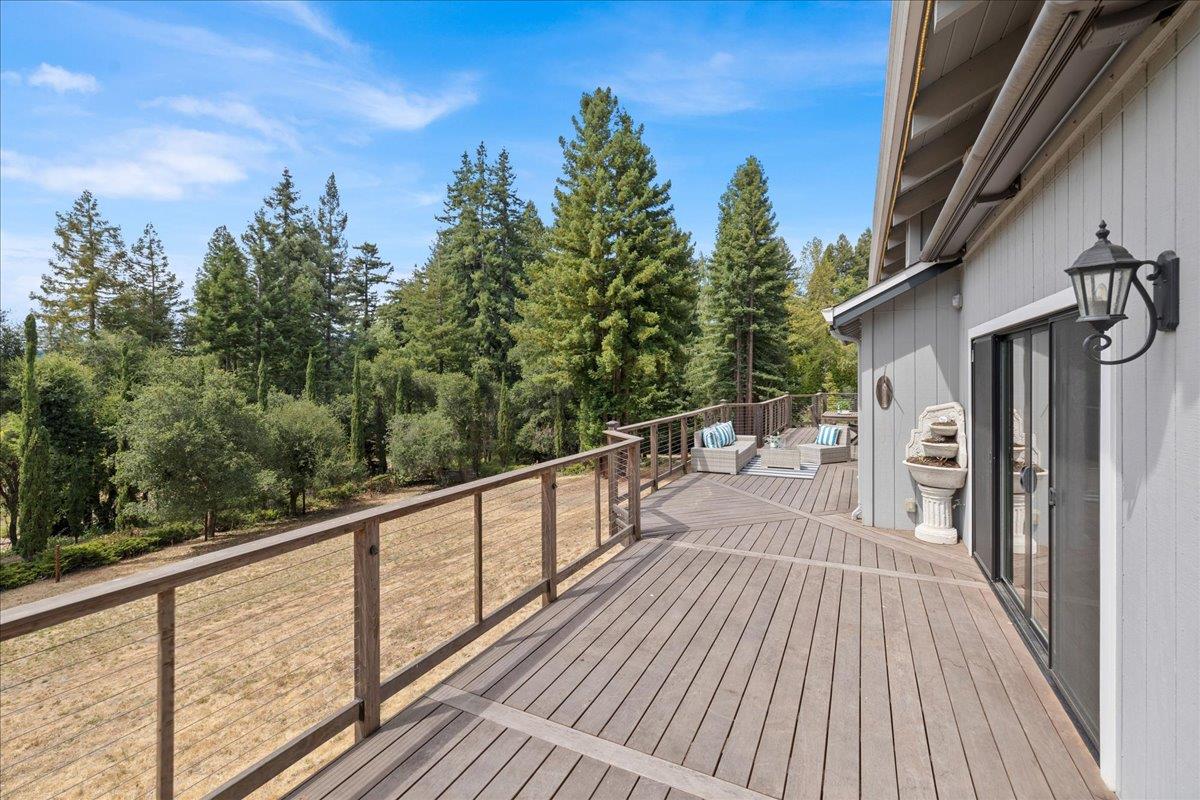 Detail Gallery Image 12 of 84 For 23435 Summit Rd, Los Gatos,  CA 95033 - 5 Beds | 3/1 Baths