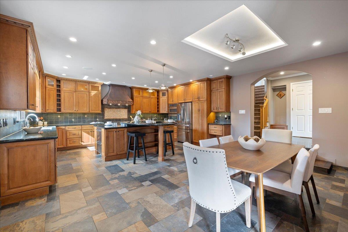 Detail Gallery Image 17 of 84 For 23435 Summit Rd, Los Gatos,  CA 95033 - 5 Beds | 3/1 Baths