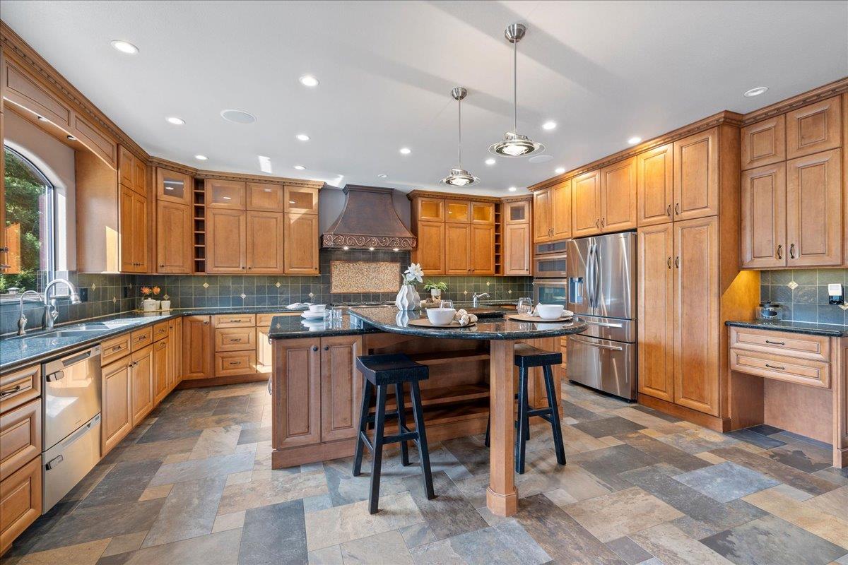 Detail Gallery Image 18 of 84 For 23435 Summit Rd, Los Gatos,  CA 95033 - 5 Beds | 3/1 Baths