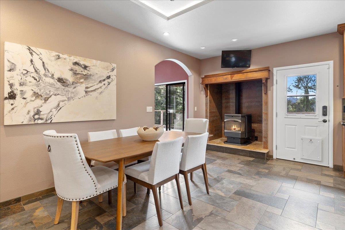 Detail Gallery Image 22 of 84 For 23435 Summit Rd, Los Gatos,  CA 95033 - 5 Beds | 3/1 Baths