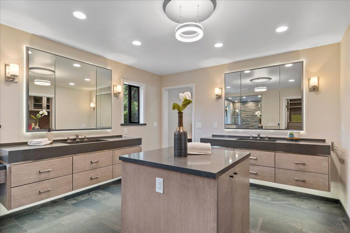 Detail Gallery Image 35 of 84 For 23435 Summit Rd, Los Gatos,  CA 95033 - 5 Beds | 3/1 Baths