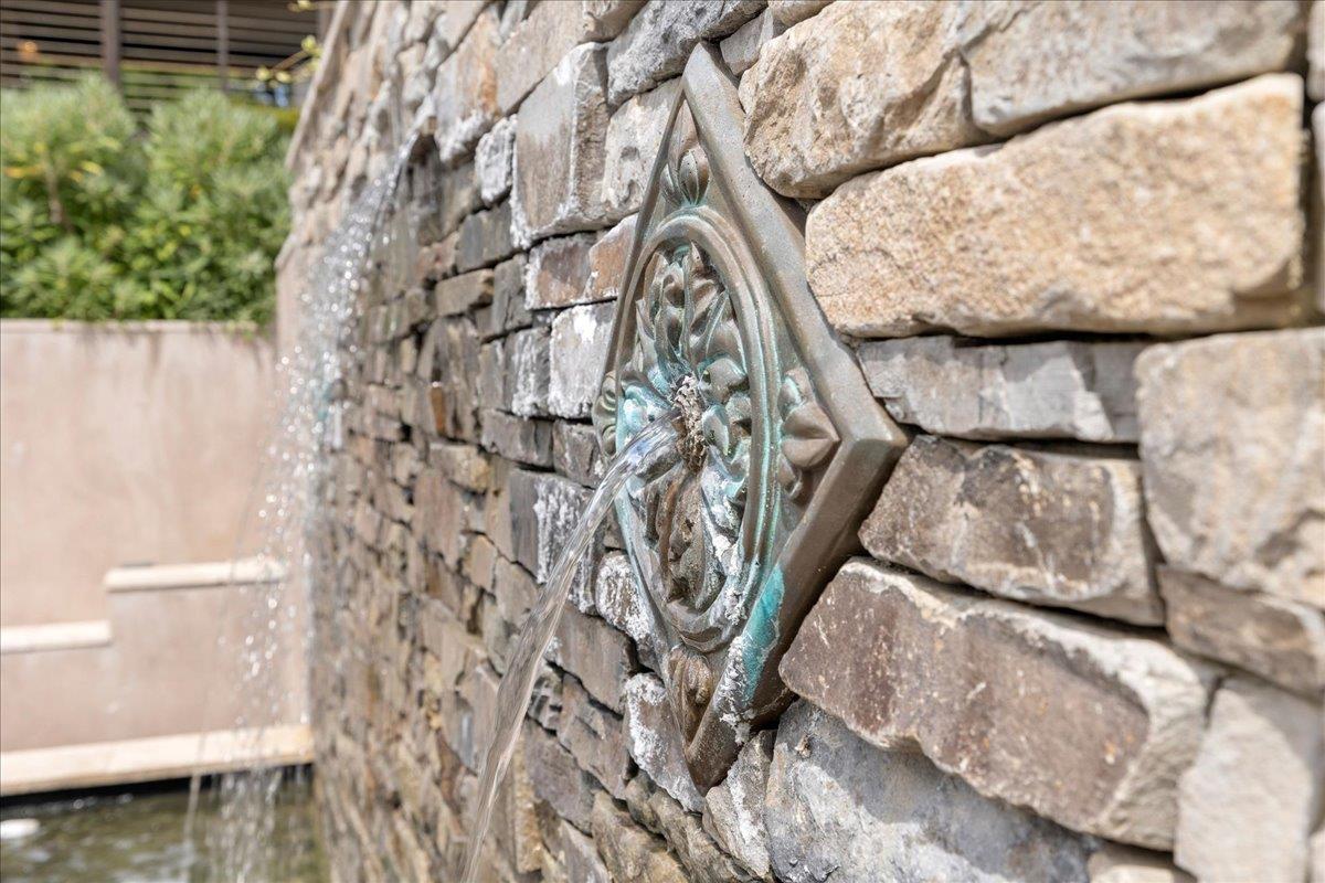 Detail Gallery Image 5 of 84 For 23435 Summit Rd, Los Gatos,  CA 95033 - 5 Beds | 3/1 Baths