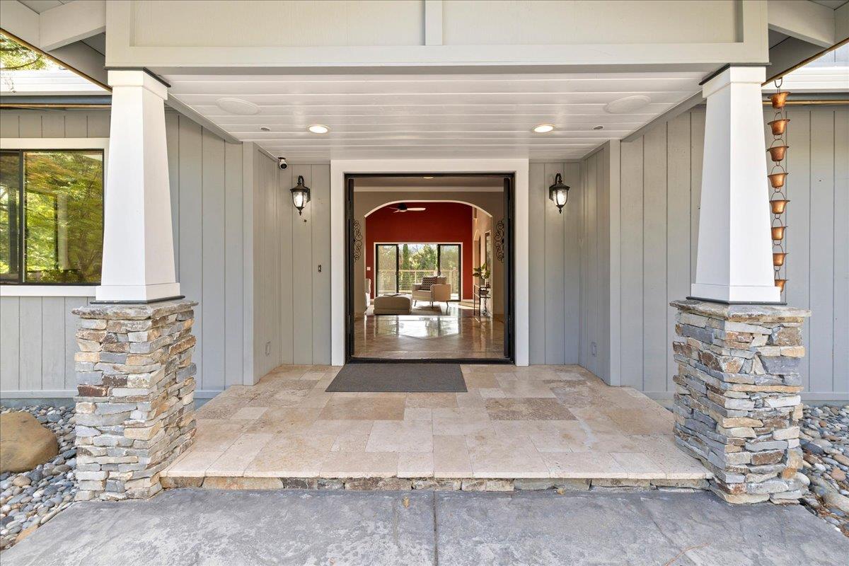 Detail Gallery Image 6 of 84 For 23435 Summit Rd, Los Gatos,  CA 95033 - 5 Beds | 3/1 Baths