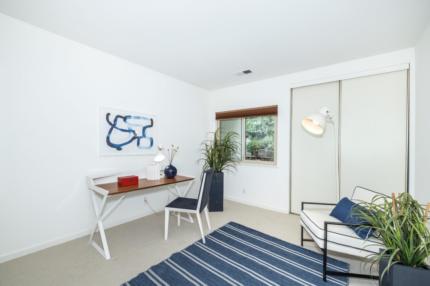 Detail Gallery Image 10 of 19 For 110 Greenmeadow Way, Palo Alto,  CA 94306 - 2 Beds | 2 Baths