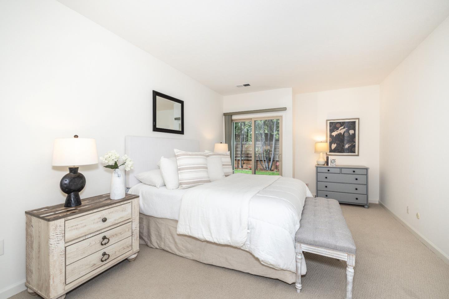 Detail Gallery Image 13 of 19 For 110 Greenmeadow Way, Palo Alto,  CA 94306 - 2 Beds | 2 Baths
