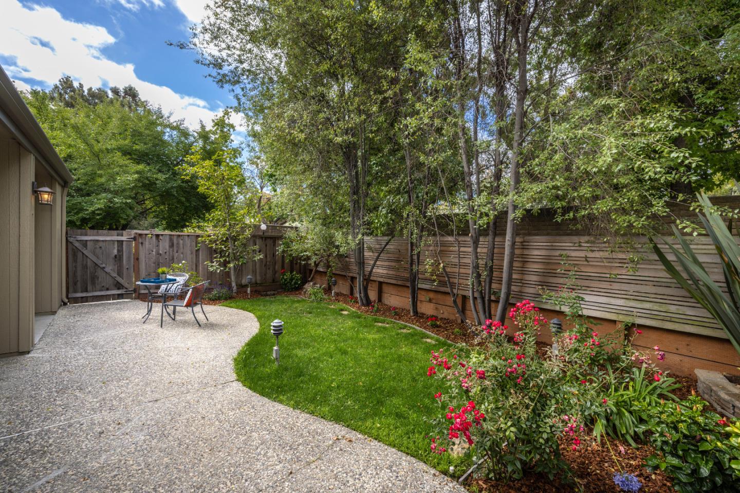 Detail Gallery Image 19 of 19 For 110 Greenmeadow Way, Palo Alto,  CA 94306 - 2 Beds | 2 Baths