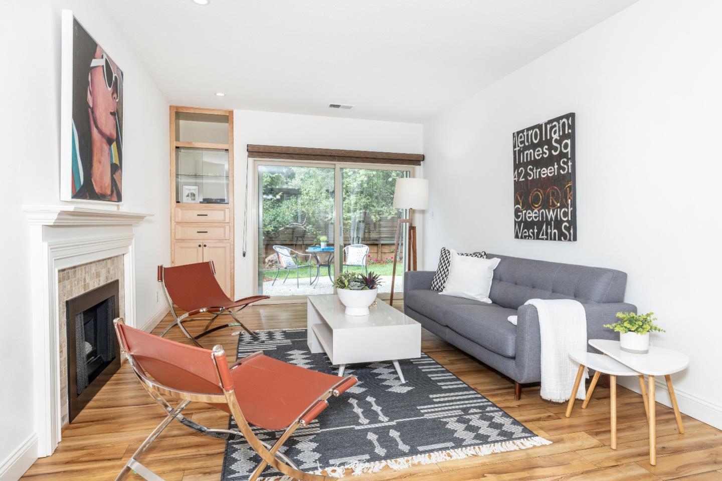 Detail Gallery Image 4 of 19 For 110 Greenmeadow Way, Palo Alto,  CA 94306 - 2 Beds | 2 Baths