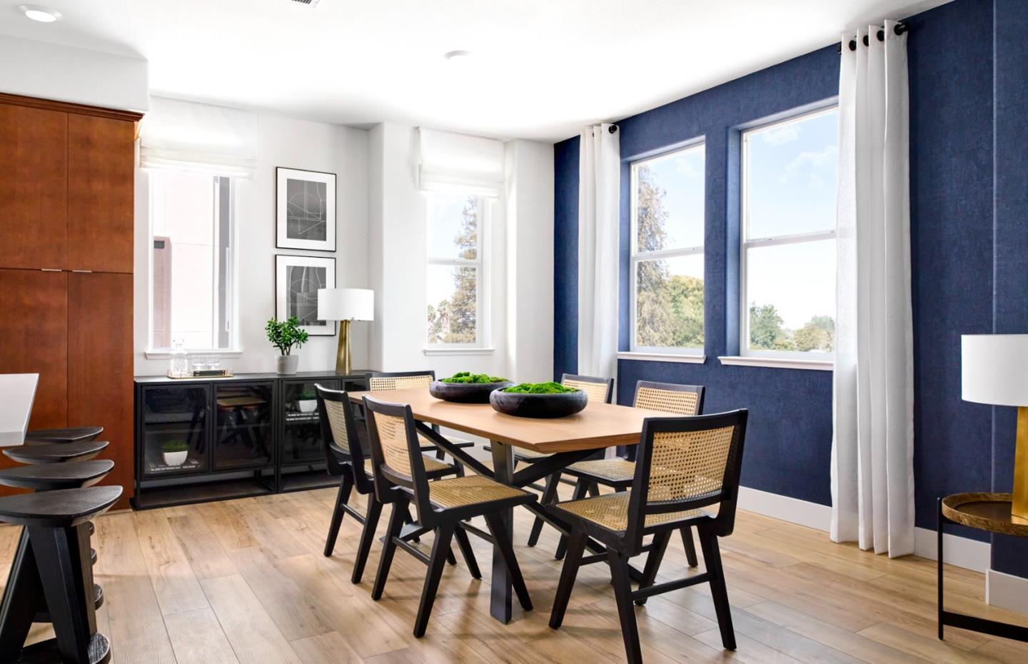 Detail Gallery Image 2 of 14 For 650 Lindendale Ct, San Jose,  CA 95117 - 3 Beds | 2/1 Baths