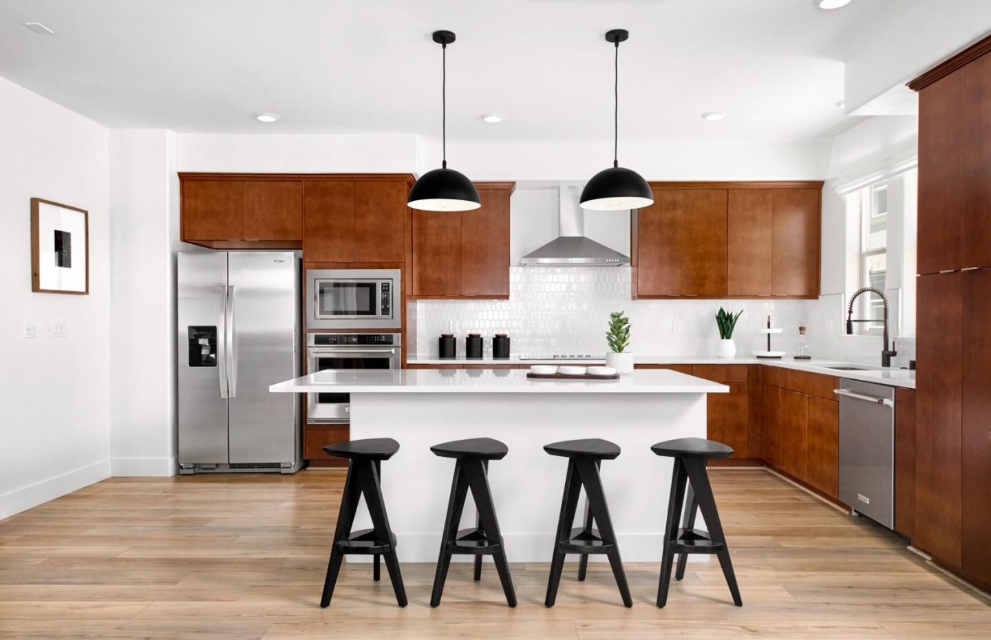 Detail Gallery Image 3 of 14 For 650 Lindendale Ct, San Jose,  CA 95117 - 3 Beds | 2/1 Baths