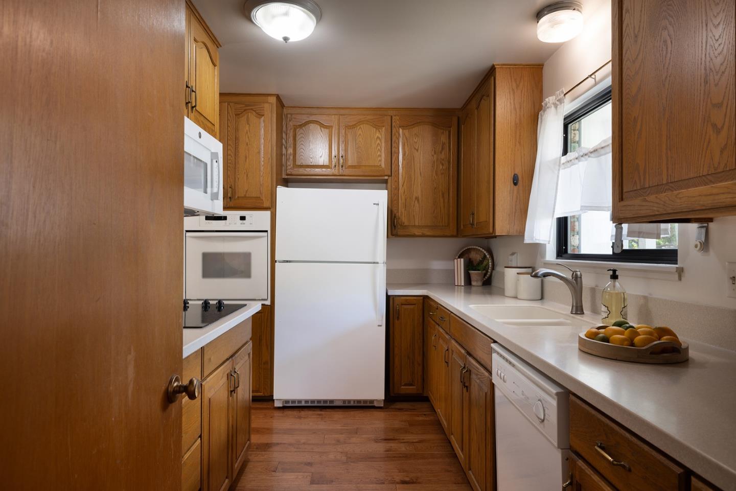 Detail Gallery Image 11 of 25 For 2161 Trapani Cir, Monterey,  CA 93940 - 4 Beds | 2 Baths