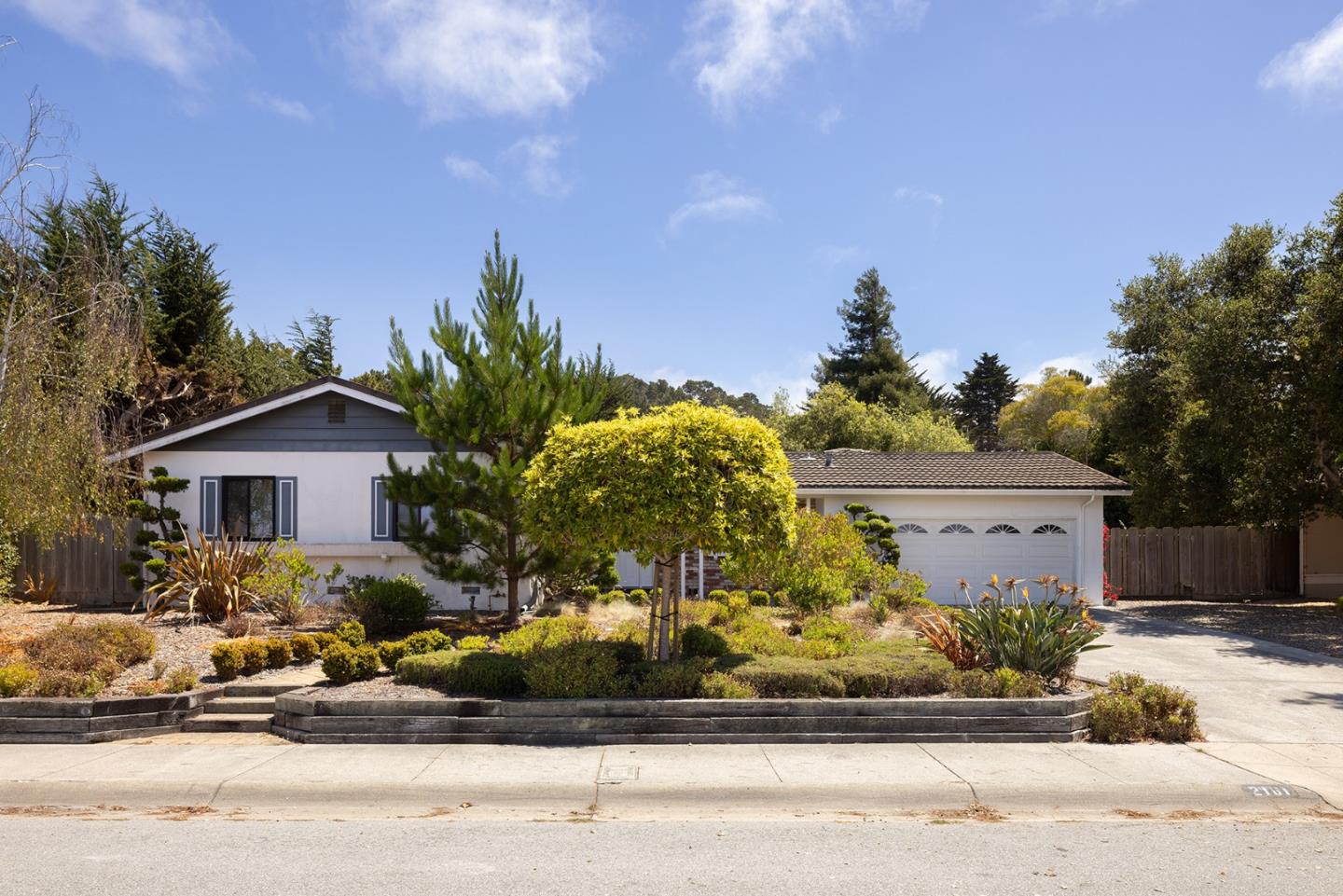 Detail Gallery Image 2 of 25 For 2161 Trapani Cir, Monterey,  CA 93940 - 4 Beds | 2 Baths