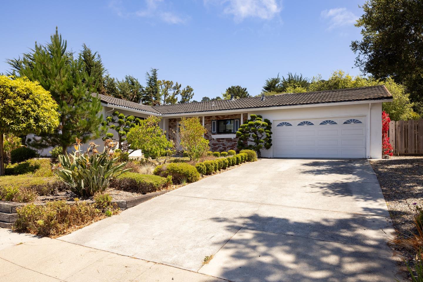 Detail Gallery Image 3 of 25 For 2161 Trapani Cir, Monterey,  CA 93940 - 4 Beds | 2 Baths