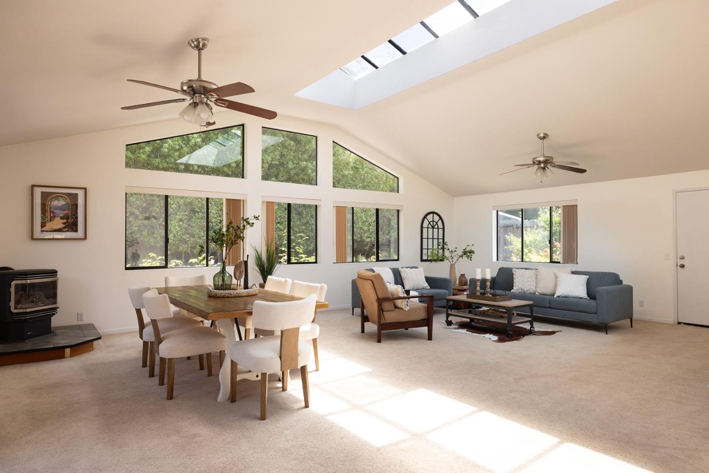 Detail Gallery Image 5 of 25 For 2161 Trapani Cir, Monterey,  CA 93940 - 4 Beds | 2 Baths