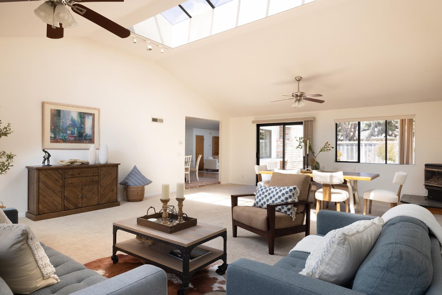 Detail Gallery Image 7 of 25 For 2161 Trapani Cir, Monterey,  CA 93940 - 4 Beds | 2 Baths