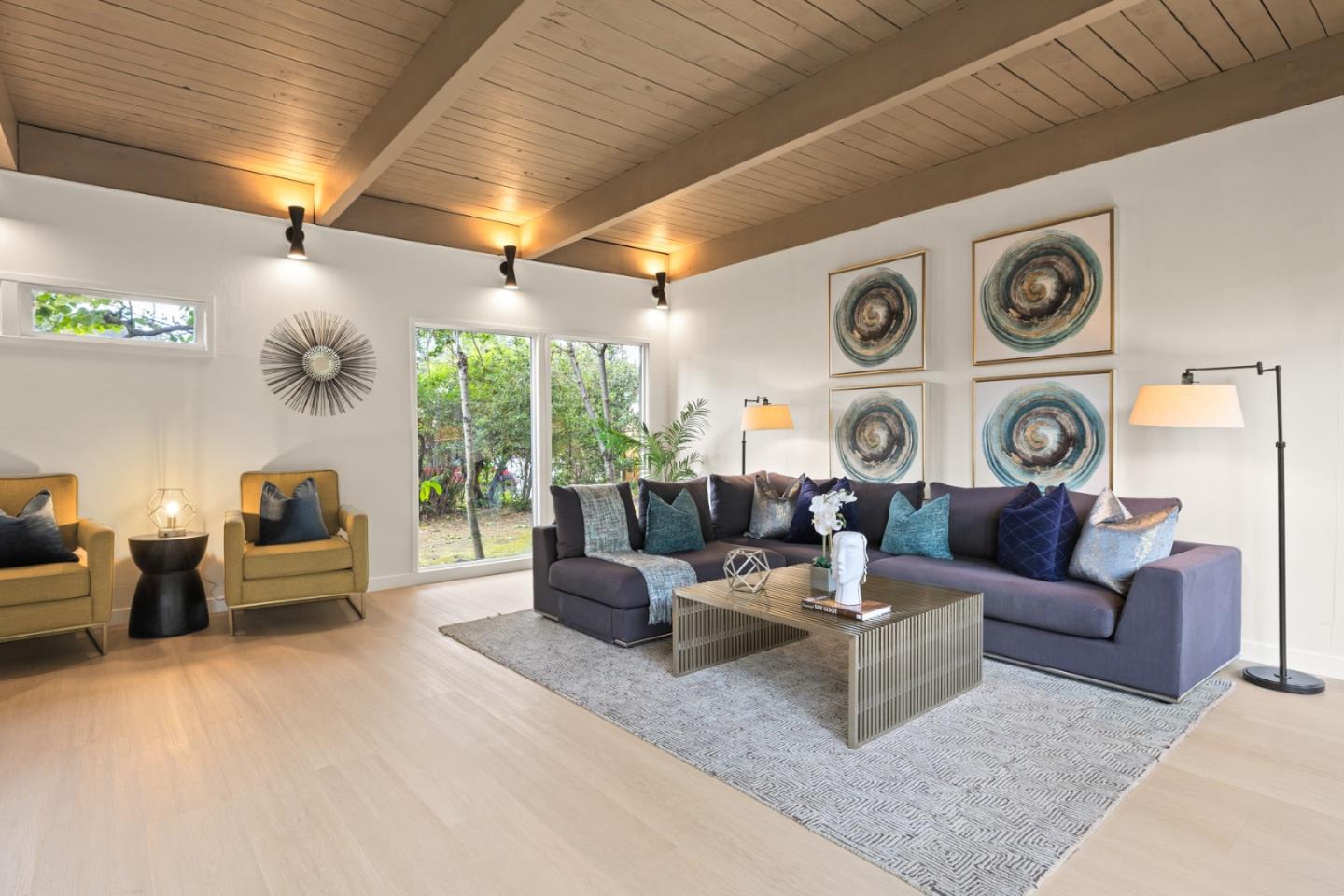 Detail Gallery Image 12 of 39 For 2396 Glen Way, East Palo Alto,  CA 94303 - 3 Beds | 1 Baths