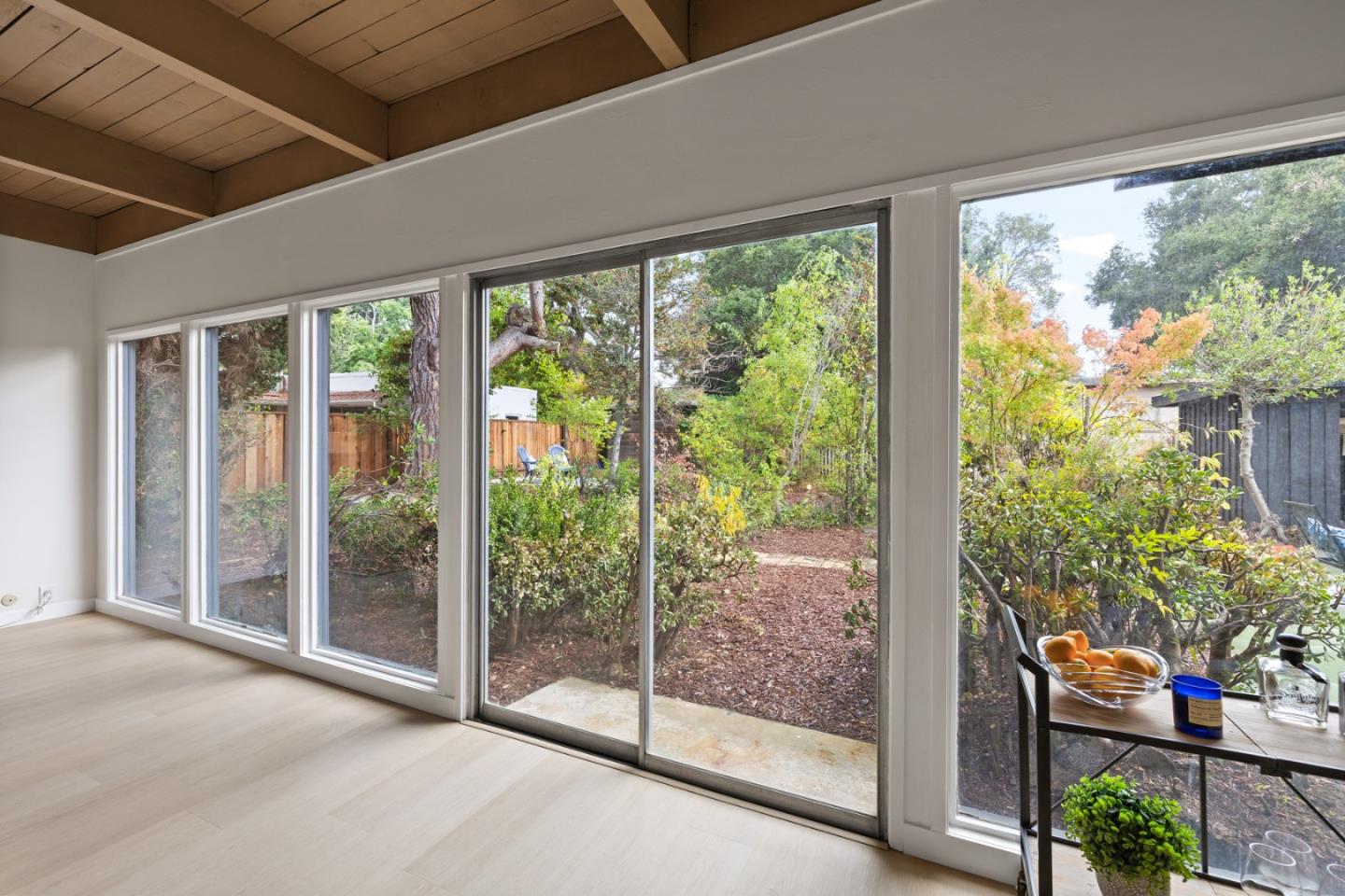 Detail Gallery Image 16 of 39 For 2396 Glen Way, East Palo Alto,  CA 94303 - 3 Beds | 1 Baths