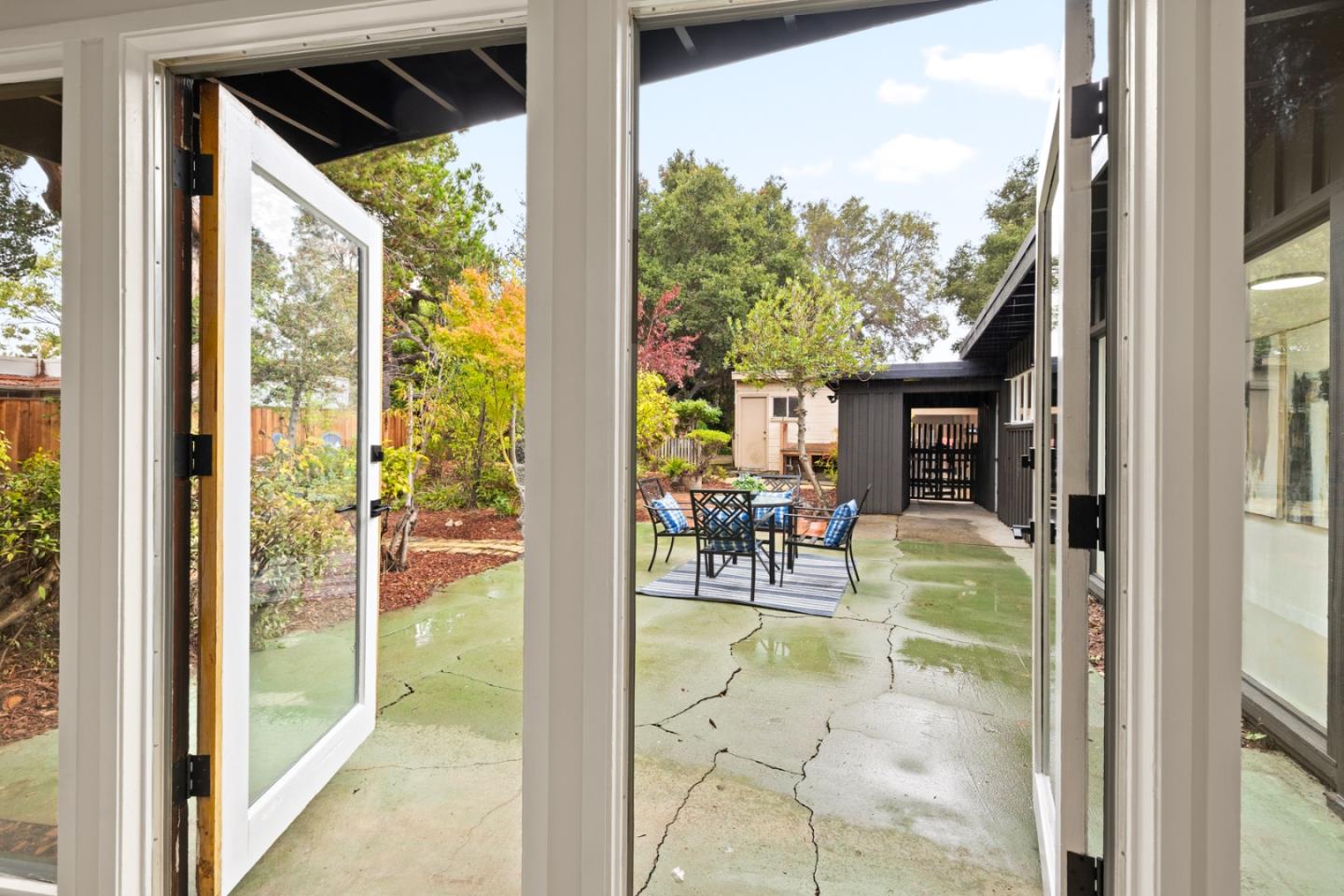 Detail Gallery Image 21 of 39 For 2396 Glen Way, East Palo Alto,  CA 94303 - 3 Beds | 1 Baths
