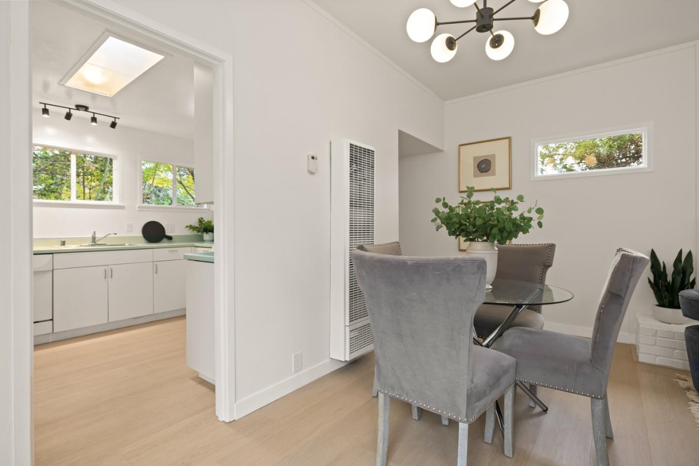 Detail Gallery Image 22 of 39 For 2396 Glen Way, East Palo Alto,  CA 94303 - 3 Beds | 1 Baths