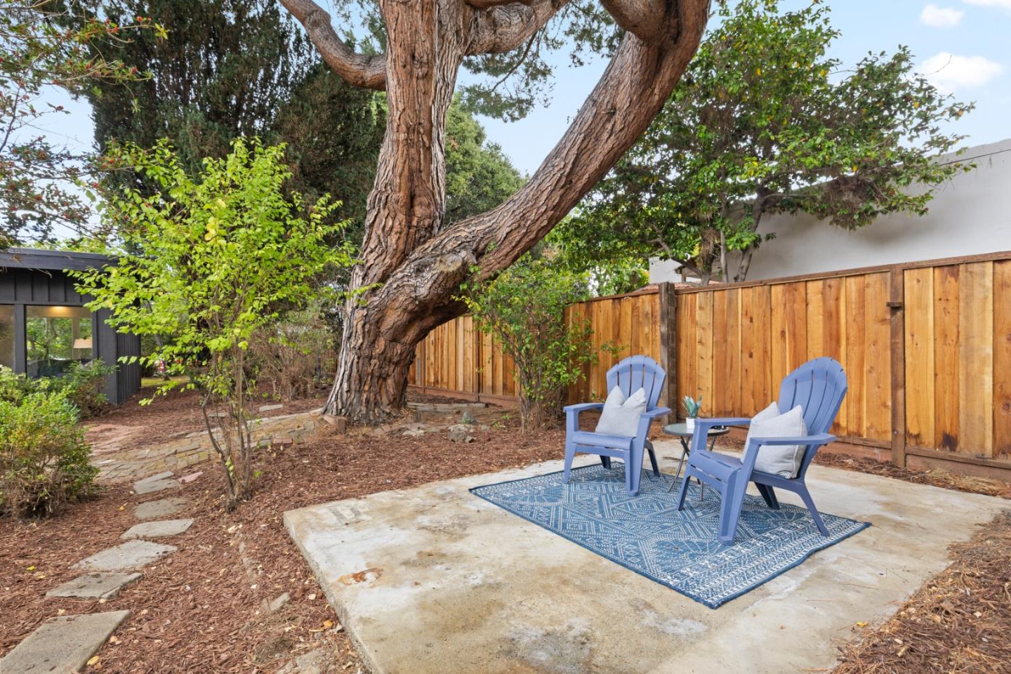 Detail Gallery Image 34 of 39 For 2396 Glen Way, East Palo Alto,  CA 94303 - 3 Beds | 1 Baths