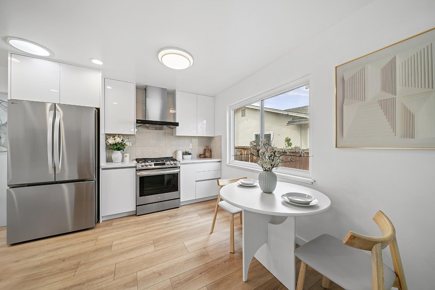 Detail Gallery Image 6 of 40 For 857 Peach Ave, Sunnyvale,  CA 94087 - 3 Beds | 2 Baths