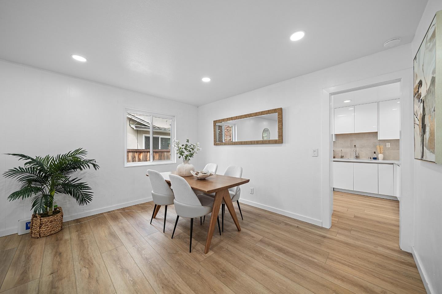 Detail Gallery Image 8 of 40 For 857 Peach Ave, Sunnyvale,  CA 94087 - 3 Beds | 2 Baths