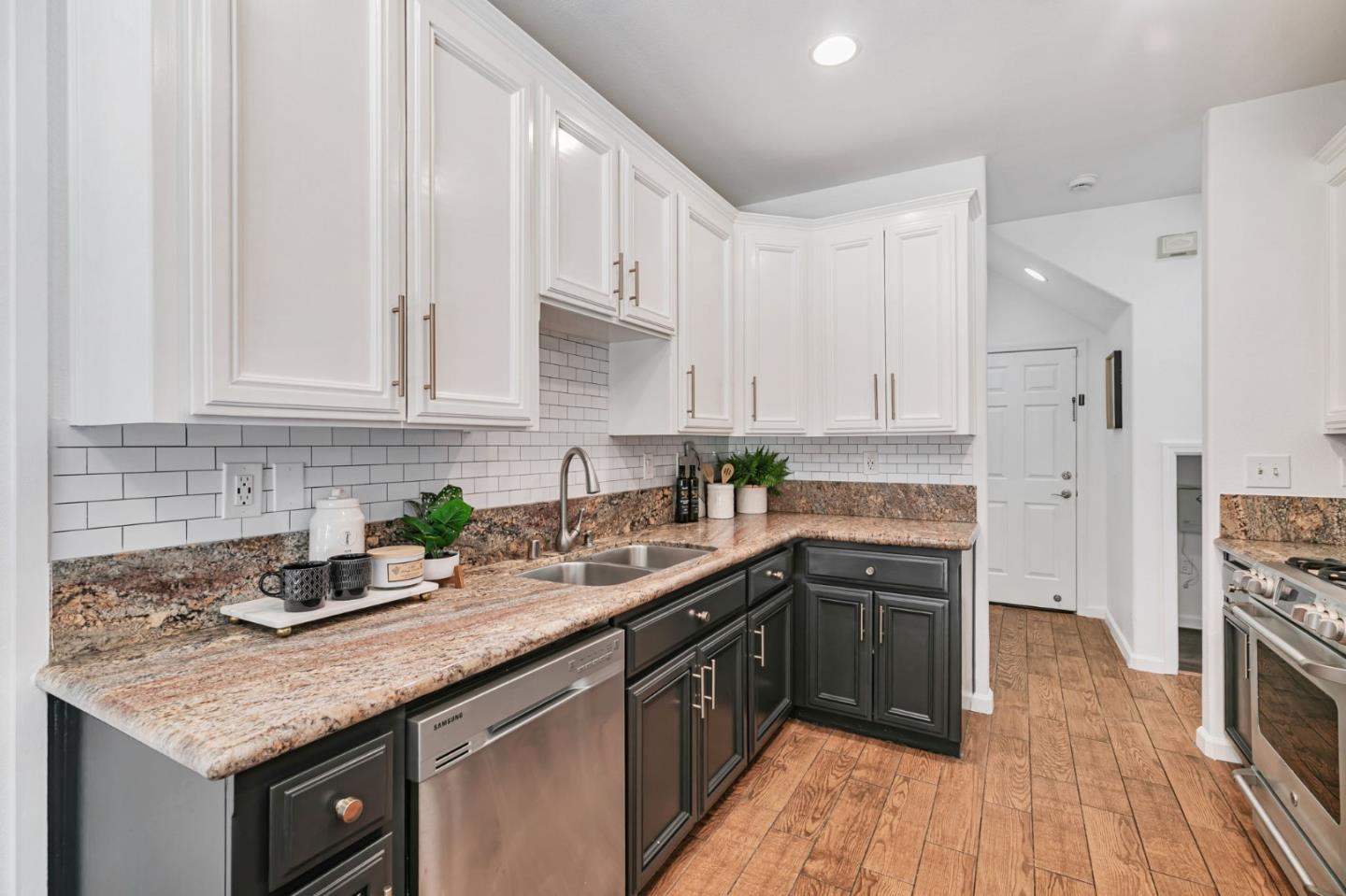 Detail Gallery Image 9 of 34 For 17715 Calle Hermosa, Morgan Hill,  CA 95037 - 3 Beds | 2/1 Baths