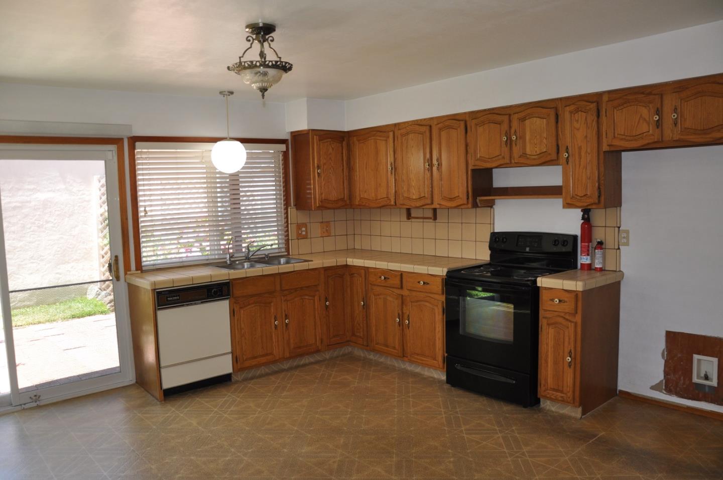 Detail Gallery Image 6 of 16 For 1776 Loch Ness, San Jose,  CA 95121 - 4 Beds | 2 Baths