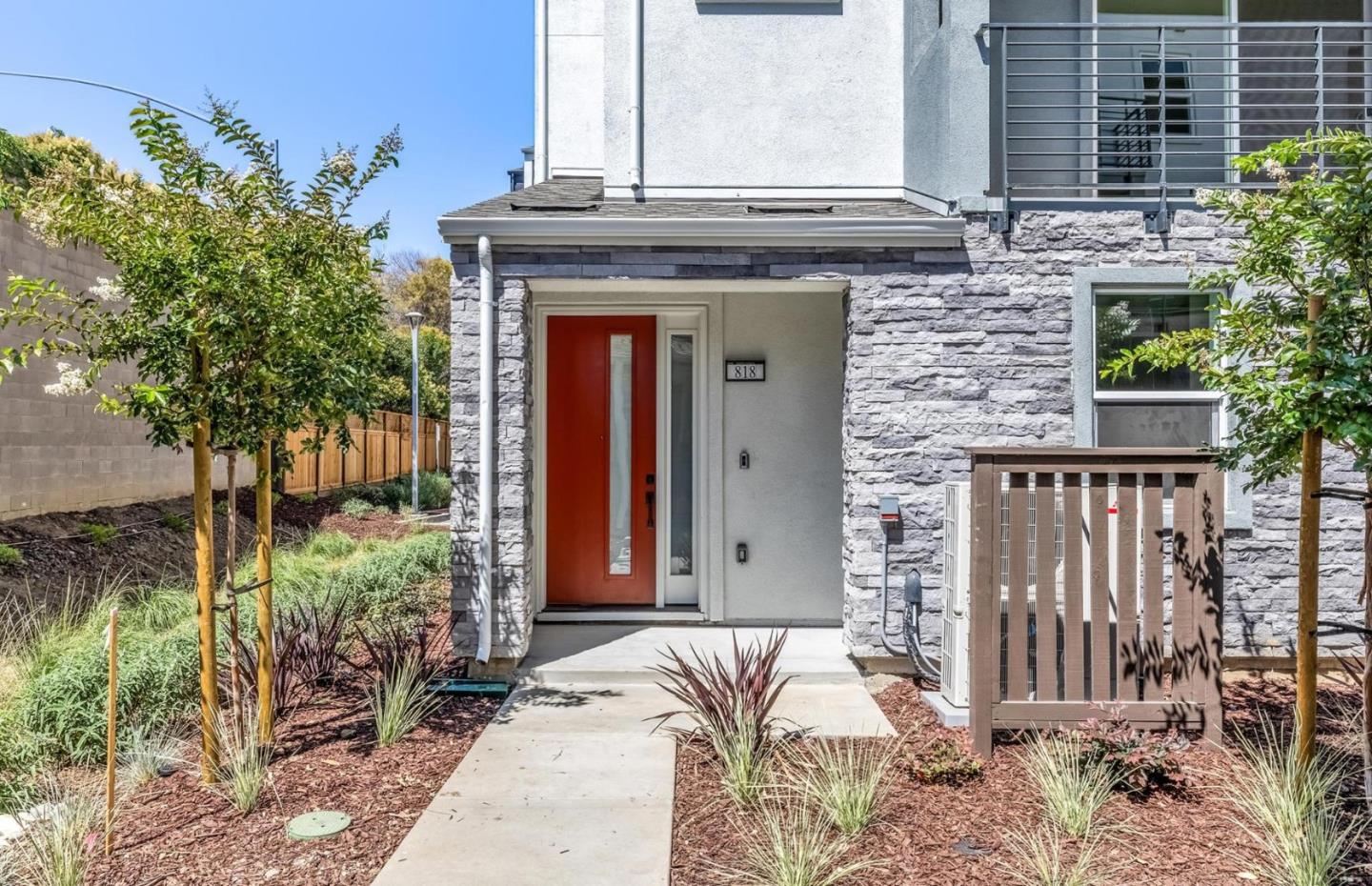Detail Gallery Image 3 of 72 For 818 Redberry Way, San Jose,  CA 95117 - 3 Beds | 3 Baths