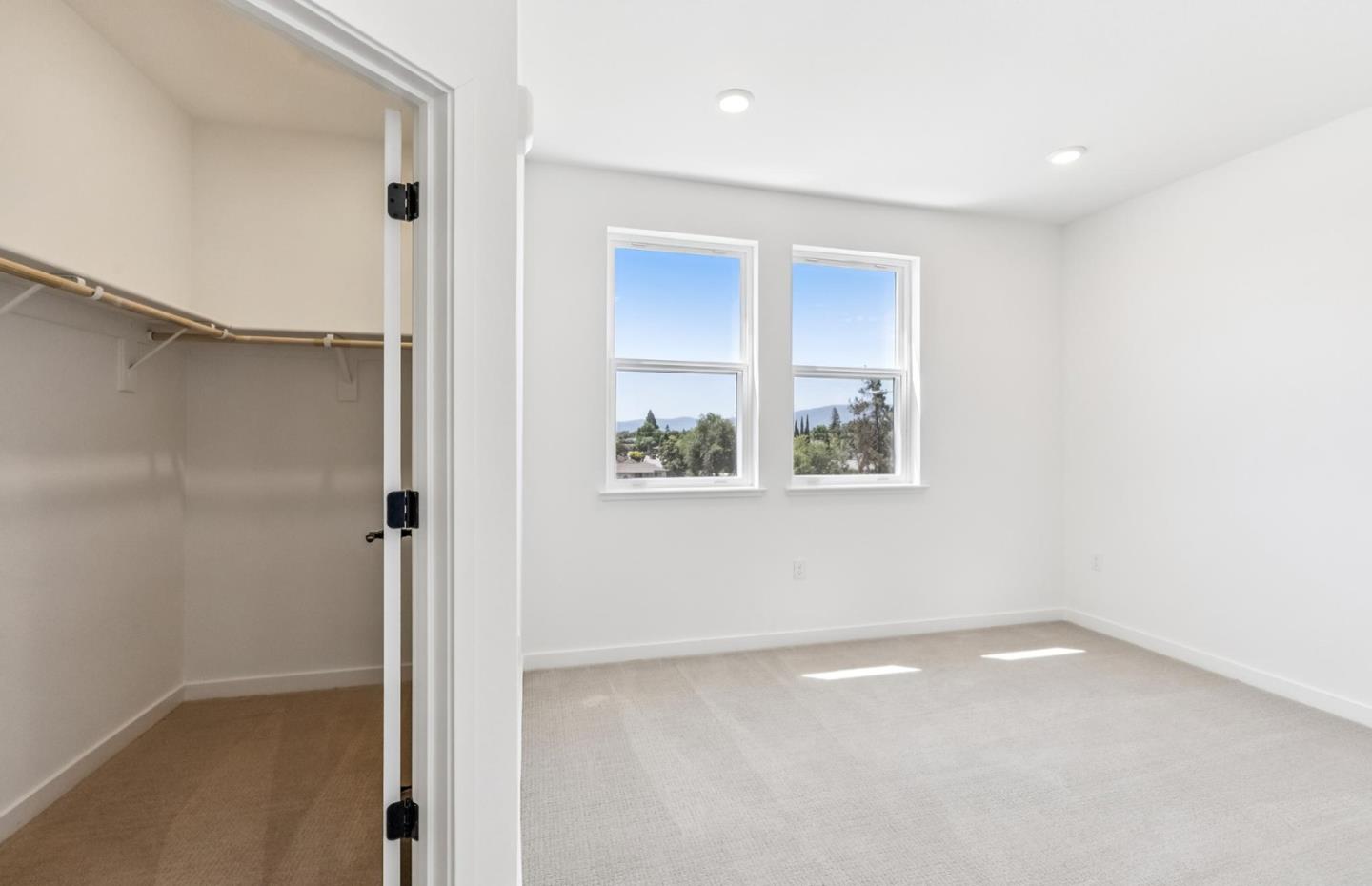 Detail Gallery Image 53 of 72 For 818 Redberry Way, San Jose,  CA 95117 - 3 Beds | 3 Baths
