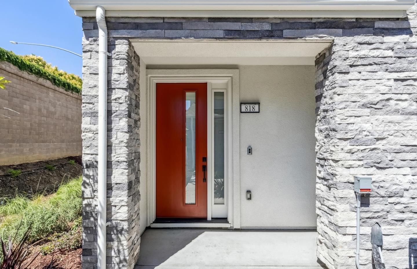 Detail Gallery Image 7 of 72 For 818 Redberry Way, San Jose,  CA 95117 - 3 Beds | 3 Baths