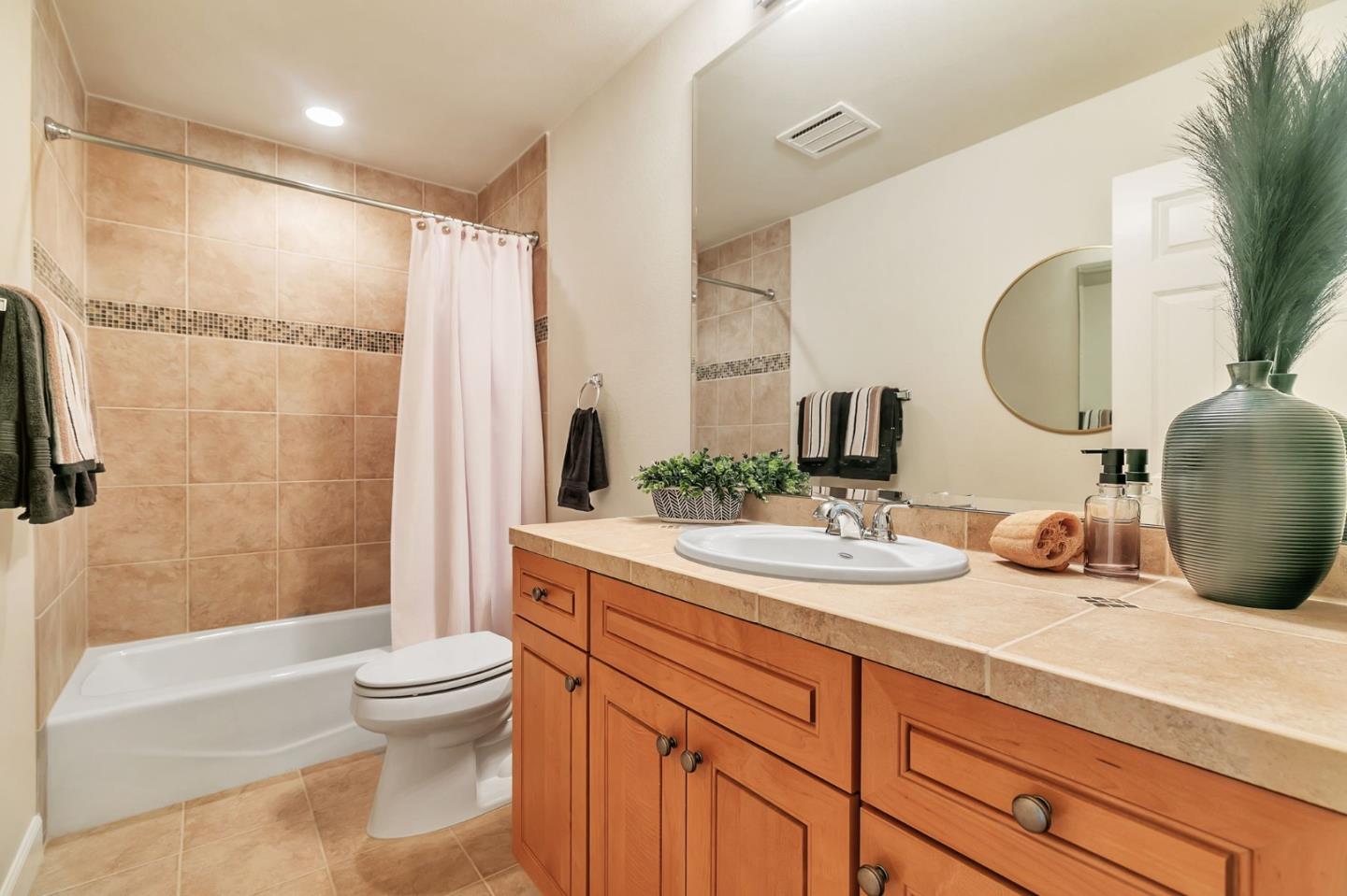 Detail Gallery Image 27 of 70 For 8315 Chianti Ct, San Jose,  CA 95135 - 3 Beds | 2/1 Baths
