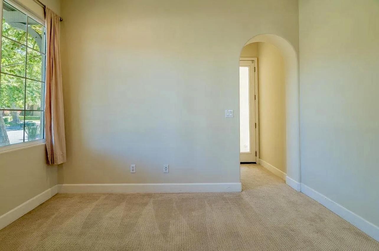 Detail Gallery Image 10 of 77 For 2520 Club Dr, Gilroy,  CA 95020 - 5 Beds | 2 Baths